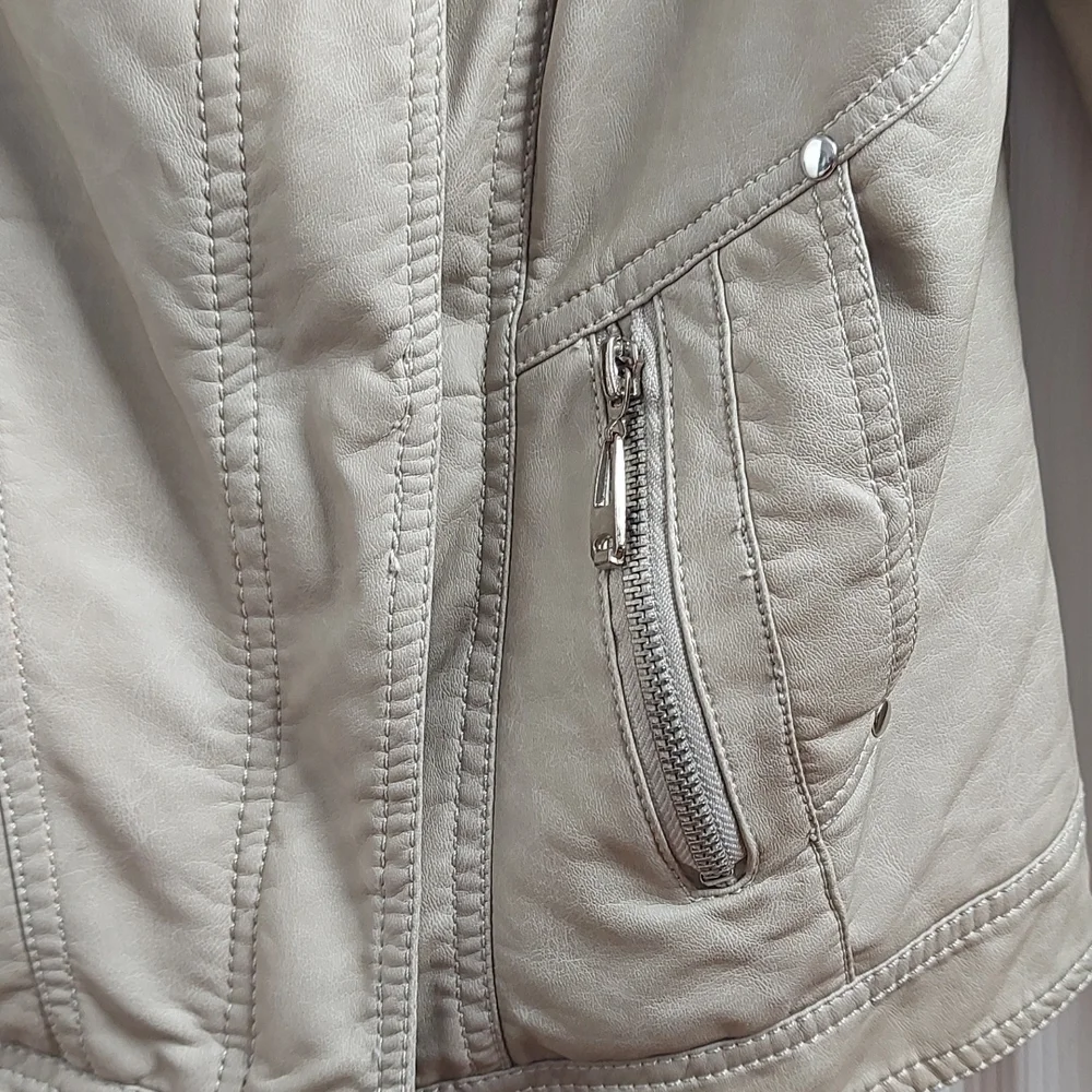 Jacket - Picture 5 of 7